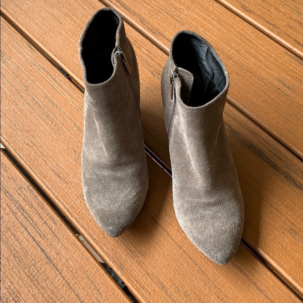 Kenneth Cole Reaction booties
